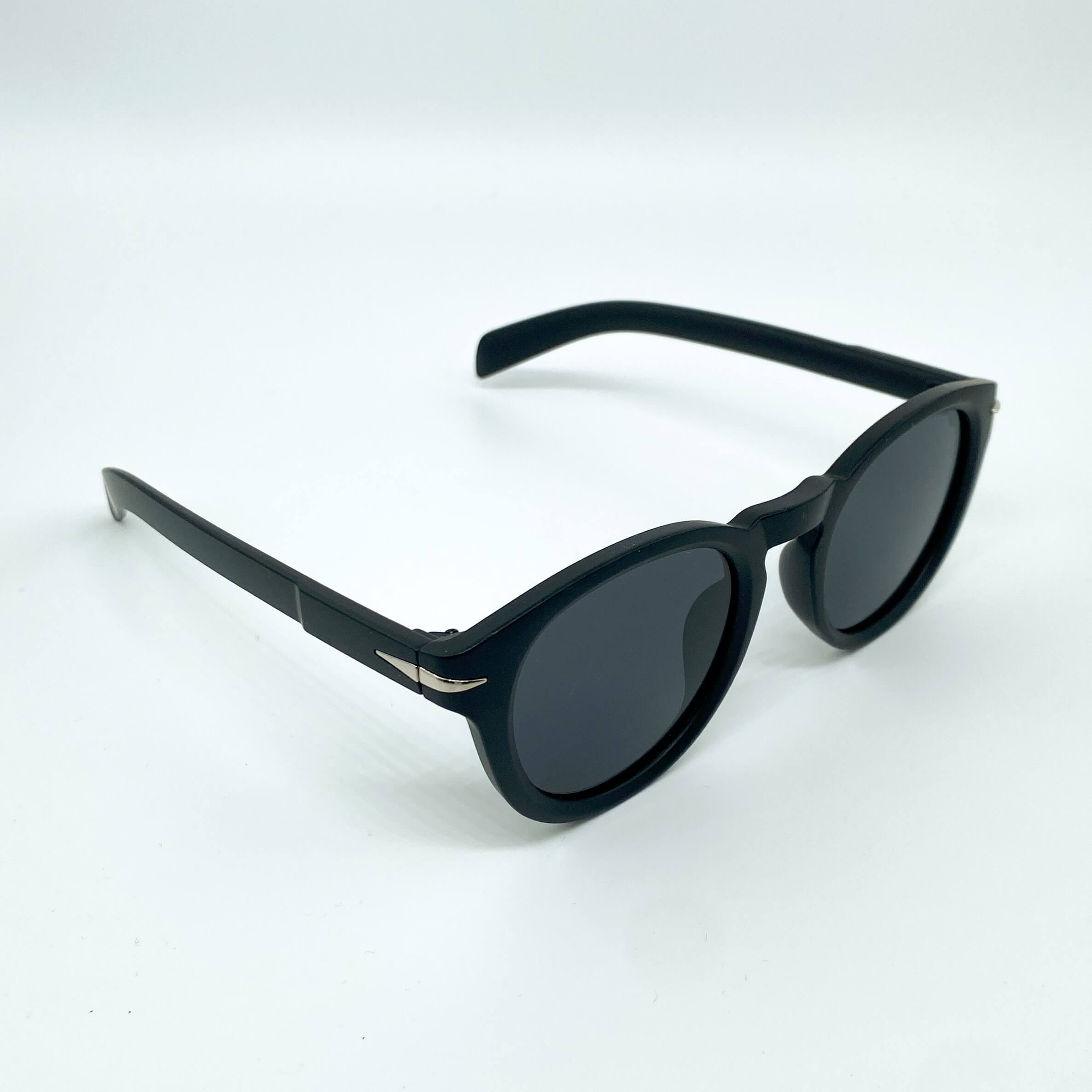 Alice vintage cat-eye sunglasses with a slim upswept frame and high-clarity lenses for a retro-chic urban and festival look - Party People.