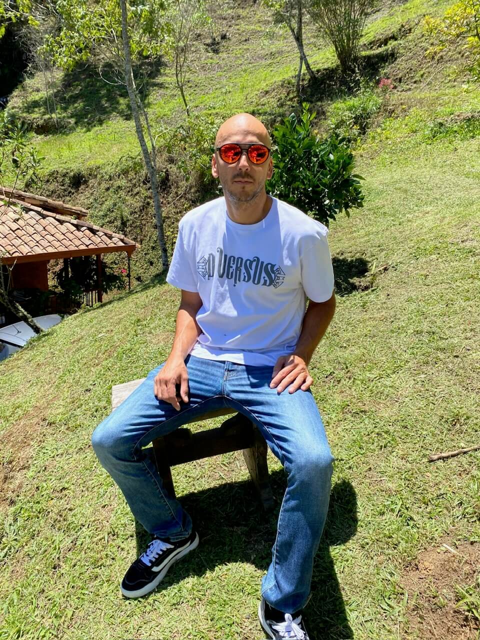 Danny narrow rectangular sunglasses with a slim frame and dark lenses for a retro-inspired urban and festival aesthetic - Party People.