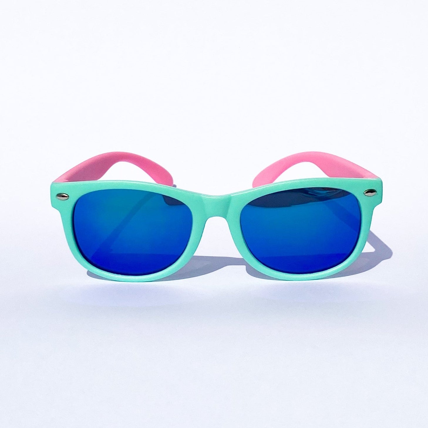 Everest round sunglasses for kids with a double-bridge metal frame and high-clarity lenses for a premium children&