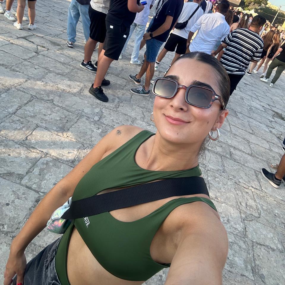 Eddie classic rectangular sunglasses with a sturdy modern frame and high-quality lenses for a timeless urban and festival look - Party People