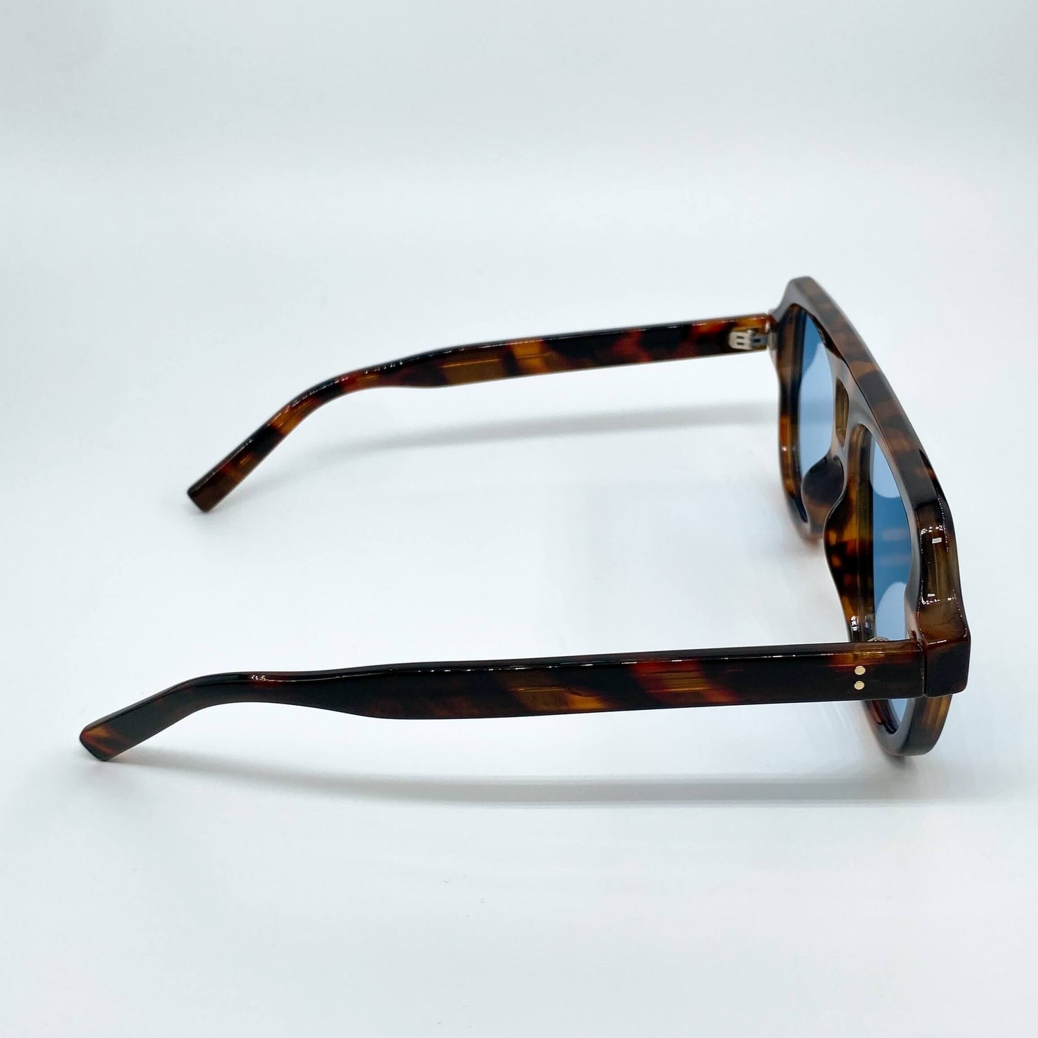 Moshi Sunglasses | Modern Navigator Flat-Top Frames